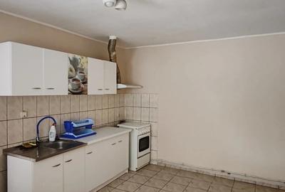 Casă cu 4 camere în Central - 1