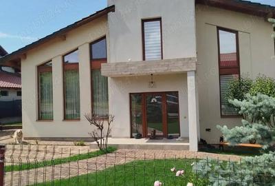 Casă cu 5 camere în Central - 8