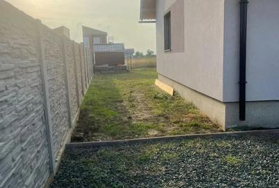 Casă cu 2 camere cu Teren 350 Mp în Sânandrei - 2