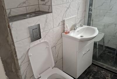 Apartament cu 3 camere semidecomandat în Orșova - 1