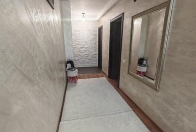 3 CAMERE | INEL 2 | BLOC 2015 - 8