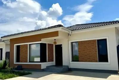 Casă cu 4 camere cu Teren 400 Mp în Central - 2