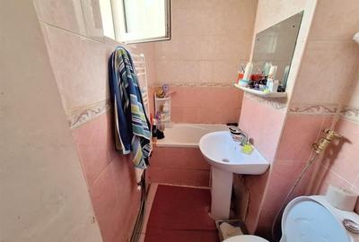 Apartament 3 camere, etaj 3/ 4, zona Bazinul de Inot Bacau - 8