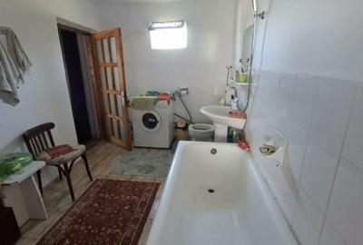 Apartament cu 4 camere decomandat în Gioseni - 2