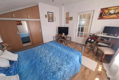 Casă cu 5 camere cu Teren 1600 Mp în Aradul Nou