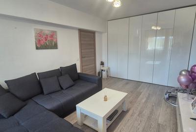 Apartament cu 2 camere semidecomandat în Mihai Bravu