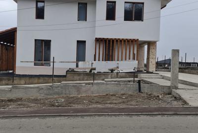 Casă individuală cu 4 camere cu Canalizare în Chinteni - 2