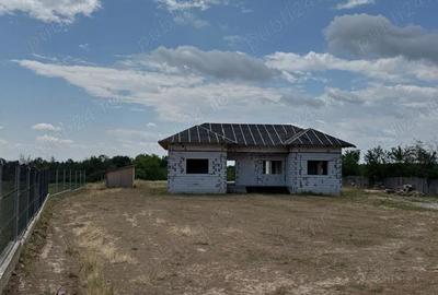 Casă cu 4 camere cu Teren 4174 Mp în Slătioarele - 9