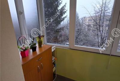 Apartament cu 3 camere decomandat în Cristian - 4