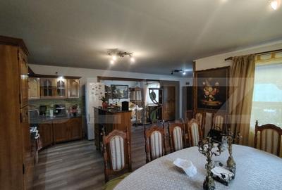 Casa cu mobilier premium ?i gradina spectaculoasa in Ta - 2