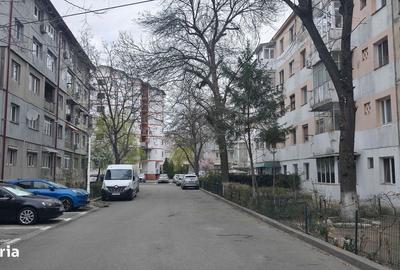 Apartament cu 3 camere semidecomandat în Central - 3