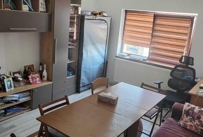 Apartament cu 3 camere decomandat în Drăgășani - 1