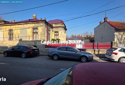 Casă cu 4 camere decomandat cu Canalizare în Traian - 8