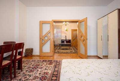 Apartament cu 3 camere decomandat, mobilat în Florilor - 17