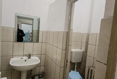 Spațiu comercial, de 48 mp, în Central - 4