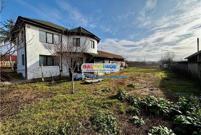 Casă cu 4 camere cu Teren 1712 Mp în Drăgănești