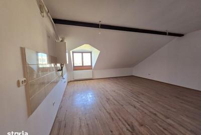 Apartament cu 2 camere decomandat în Nicolina - 2