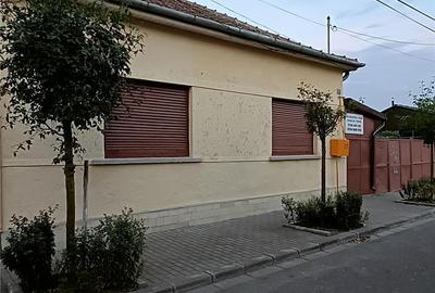 Casă cu 4 camere cu Teren 1100 Mp în Fratelia - 1