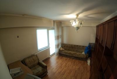 Apartament cu 3 camere decomandat în Central - 2