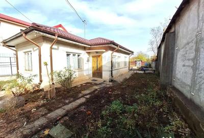 Casă cu 3 camere cu Canalizare în Central - 3