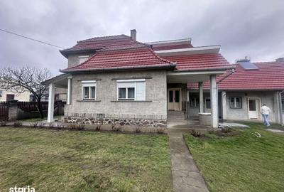Casă cu 4 camere în Mărtinești