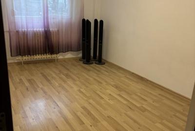 Apartament cu 3 camere decomandat în Iancului - 1