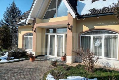 Casa cu 5 camere, 386 mp, Sangeorgiu de Mures, zona Apollo S - 18