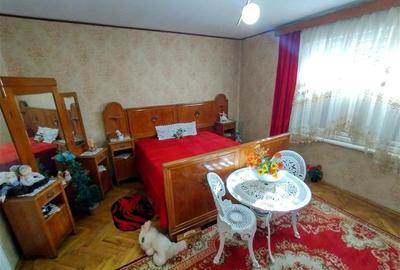 Casă individuală cu 7 camere cu Canalizare în Vest - 12