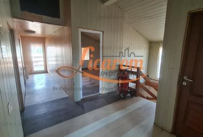 Casă individuală cu 8 camere decomandat cu Canalizare în Cristian - 40
