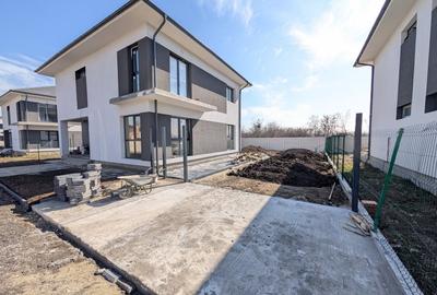Casă individuală cu 4 camere cu Canalizare în Tamași - 2