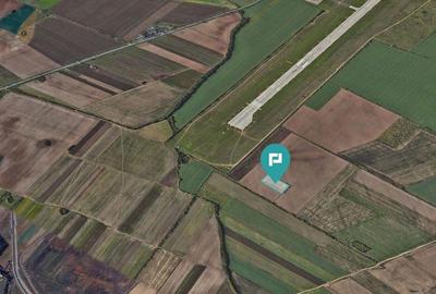 Teren de 5000 mp, în Aeroport