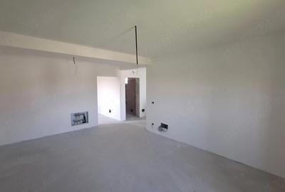 Casă cu 4 camere cu Teren 3690 Mp în Milcovul - 1