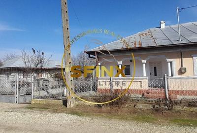 De vanzare - casa 5 camere I teren 1501mp IVidele