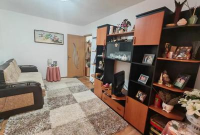 Apartament cu 2 camere semidecomandat în Km 4 - 2