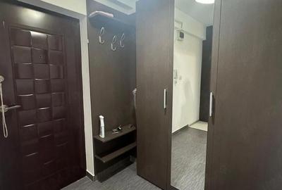 Garsonieră decomandată în Traian - 2