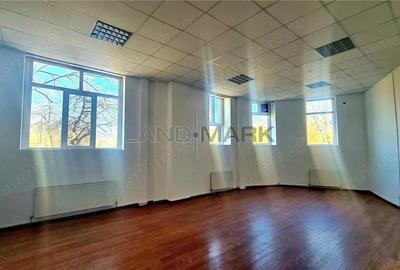 Spațiu comercial, de 222 mp, în Central - 2