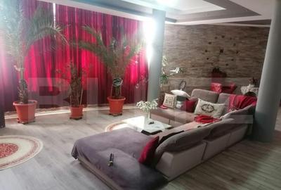 Casa cu arhitectura deosebita, iaz, panouri solare, 370mp, z - 2