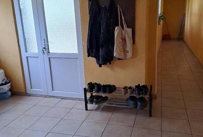 Casă cu 3 camere cu Teren 2877 Mp în Central - 2
