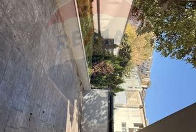 Vanzare Apartament 4 cu camere cu curte / loc parcare/ ultracentral - 7