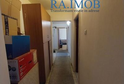 Apartament cu 3 camere decomandat în Republicii - 2