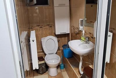 Spațiu comercial, de 50 mp, în Central - 3