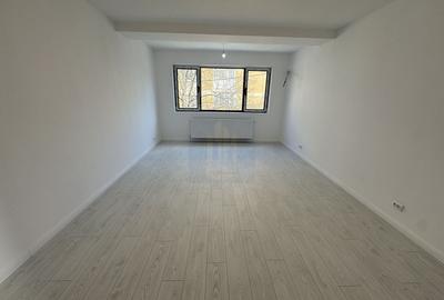 Apartament cu 5 camere decomandat în Crângași - 10