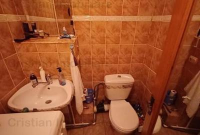 Apartament cu 4 camere decomandat în Radu Negru
