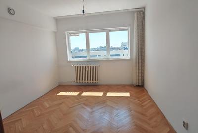 Apartament cu 5 camere decomandat în P-ța Universității - 19