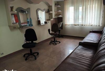 Spațiu comercial, de 48 mp, în Central - 7