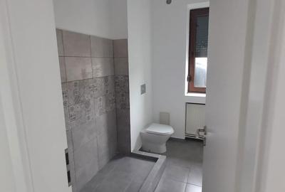 Apartament cu 5 camere decomandat în Moșilor - 2