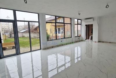 Spațiu comercial, de 120 mp, în Central - 1