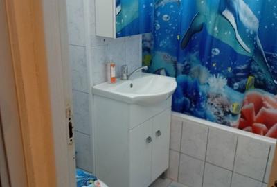 Casă cu 3 camere decomandat în Titan - 1