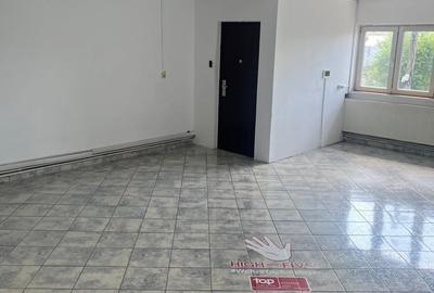 Spațiu comercial, de 40 mp, în Libertății - 3