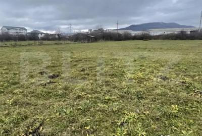 Teren de 2760 mp, în Central